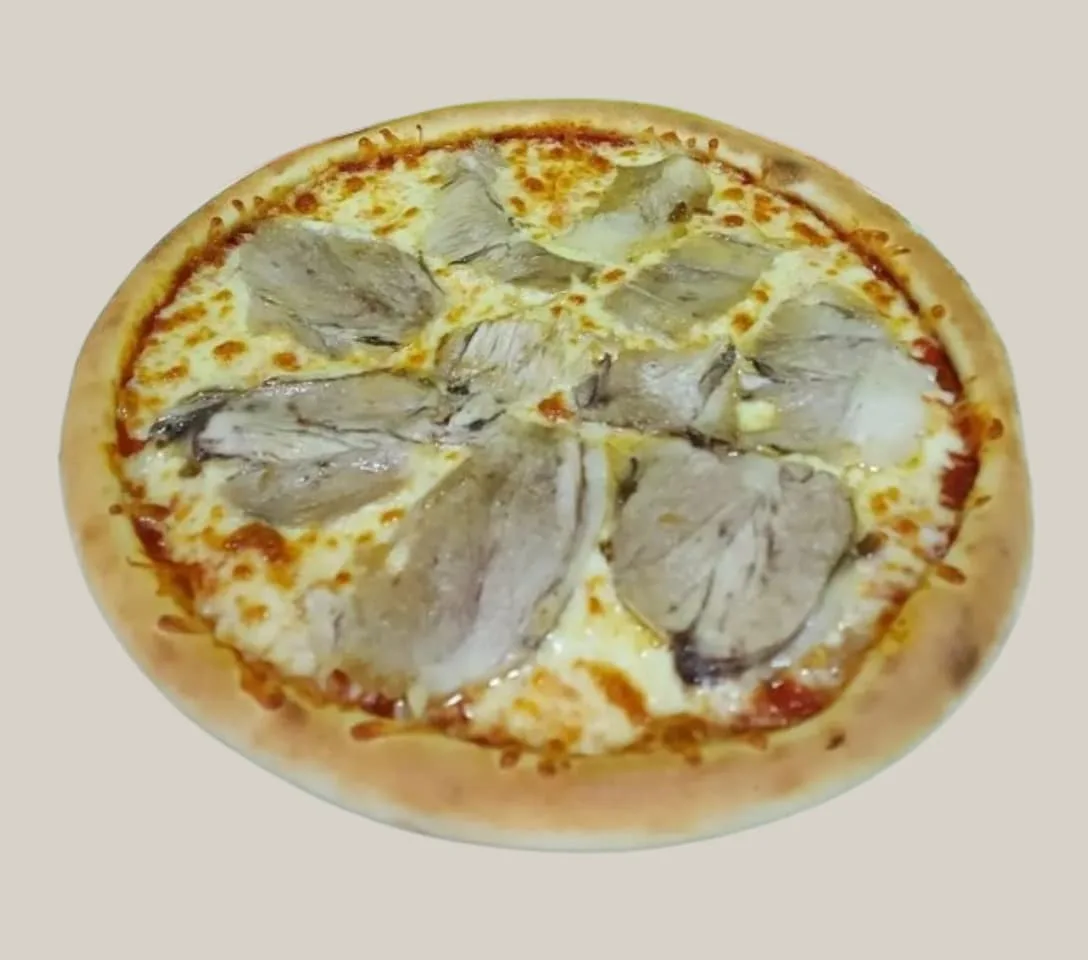 Extra con asado de cerdo al horno: tomate, mozzarella y carne de cerdo asada al horno